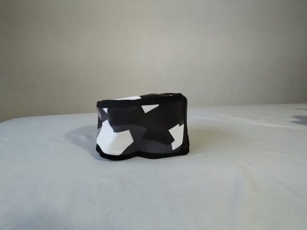 Gorro emplomado gris y blanco1 Gorro Emplomado Black Rock 0.5mmPb – Protección 0.5mmPb hasta 100 kV (Ideal para Rayos X y Radiología)